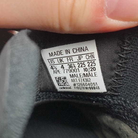 Adidas Yeezy Boost QNTM - Picture 10 of 15